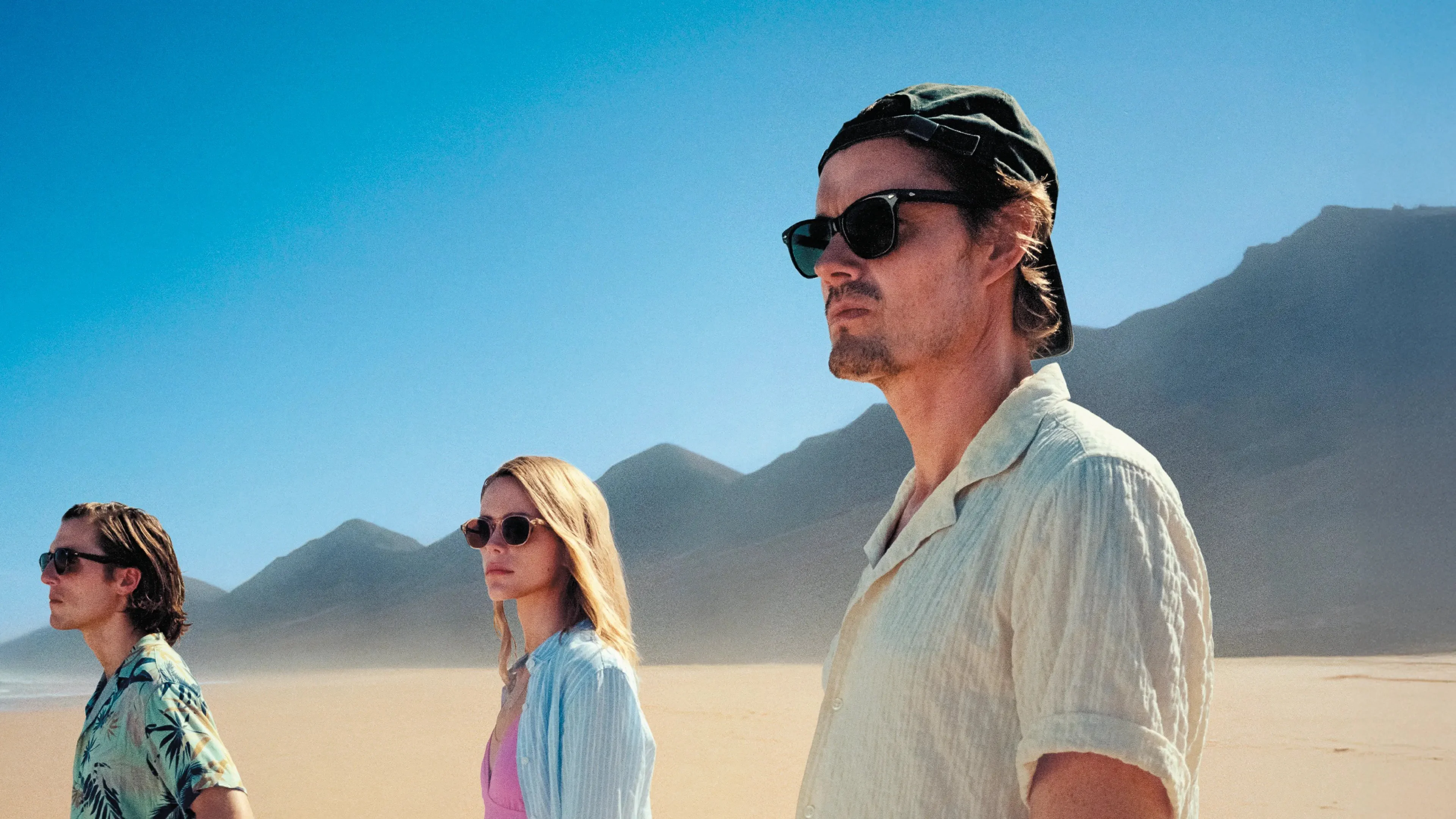 Chuyện Xảy Ra Trên Đảo Full