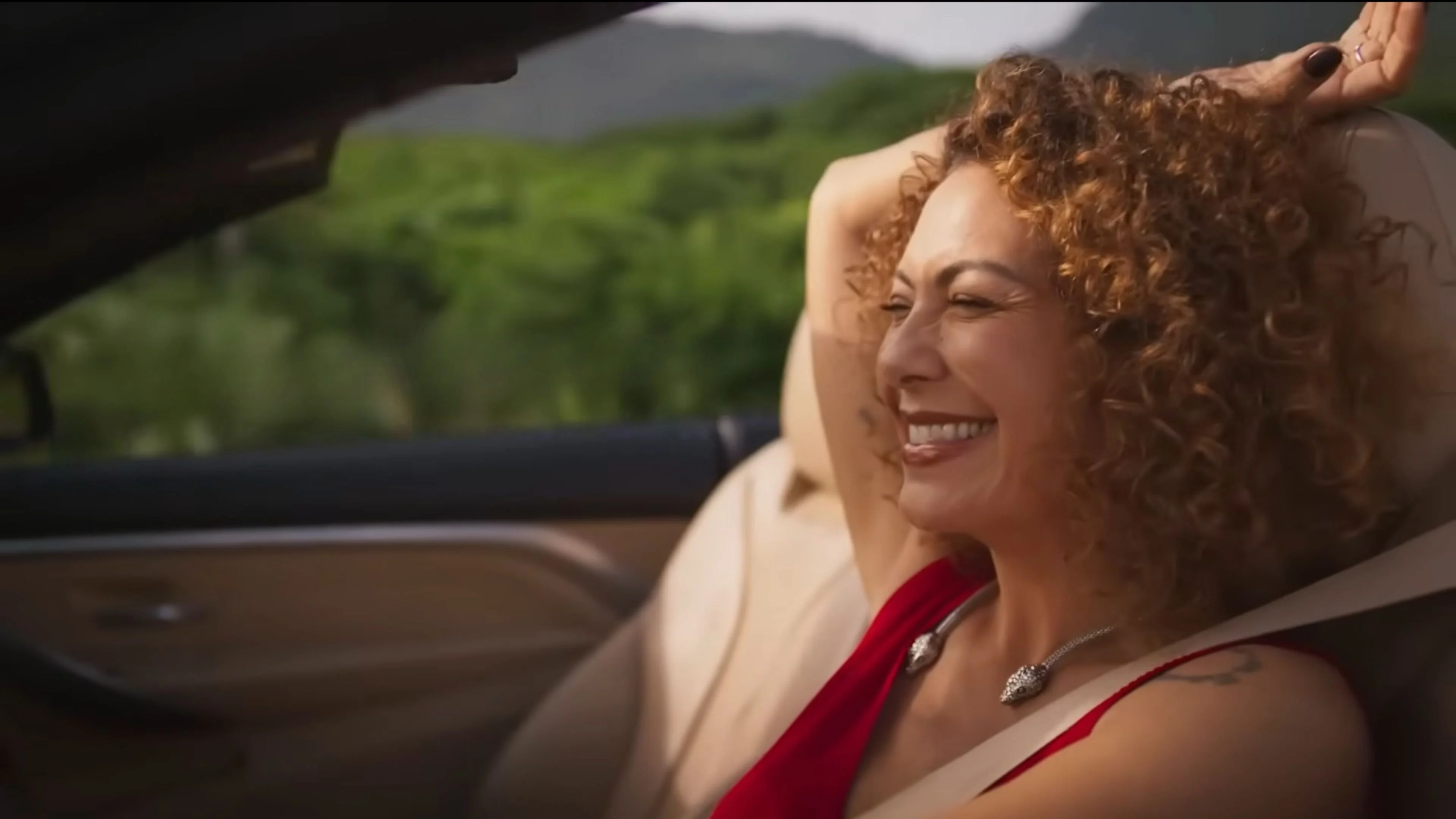 Nghĩ Sao Nói Vậy (Uma Mulher Sem Filtro) Full